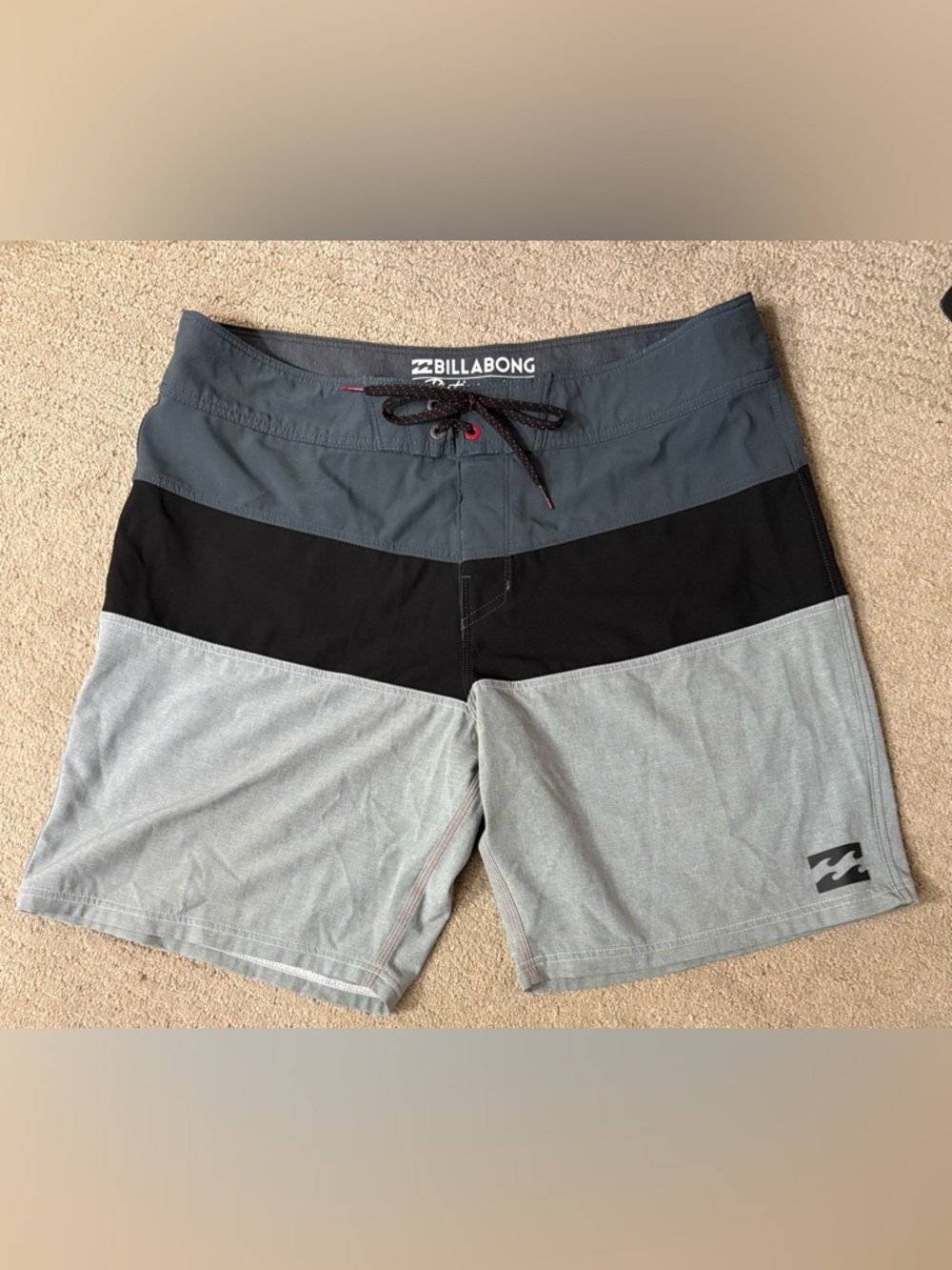 Billabong Platinum X Boardshorts SZ 36